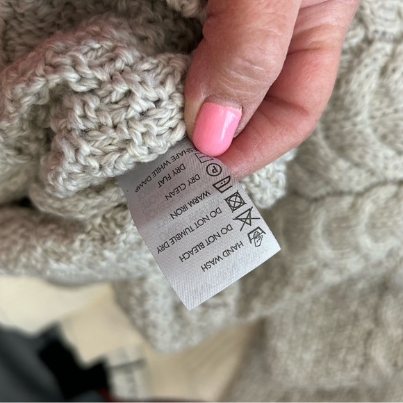 Aran Sweater Market Cable Knit Wool Sweater - Picture 7 of 8